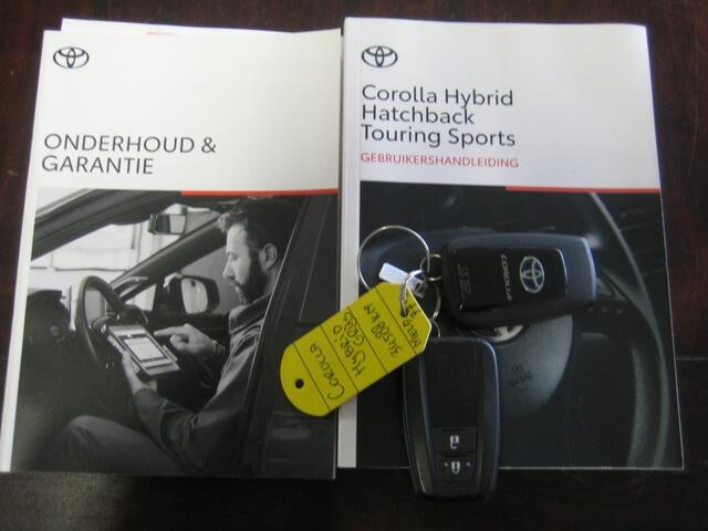 Toyota COROLLA 1.8 Hybrid Dynamic Navi Business Pack