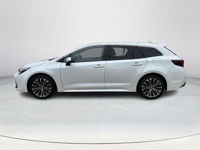 Toyota COROLLA Touring Sports 1.8 Hybrid First Edition **ELEKTRISCHE ACHTERKLEP/ NAVIGATIE/ STOELVERWARMING**