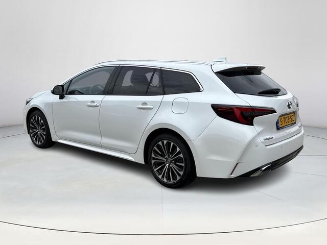 Toyota COROLLA Touring Sports 1.8 Hybrid First Edition **ELEKTRISCHE ACHTERKLEP/ NAVIGATIE/ STOELVERWARMING**