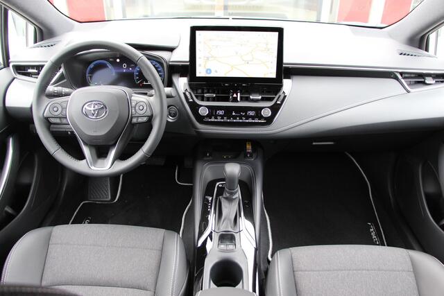 Toyota COROLLA Touring Sports 1.8 Hybrid First Edition **ELEKTRISCHE ACHTERKLEP/ NAVIGATIE/ STOELVERWARMING**