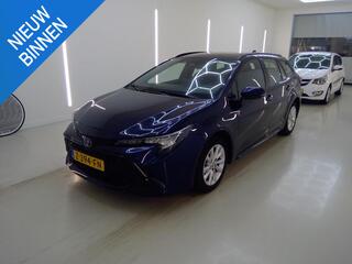 toyota-corolla-touring-sports-hybri