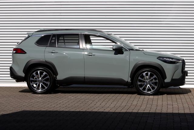 Toyota COROLLA Cross Hybrid 200 Advent. / Pano / 4X4