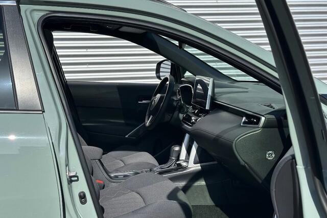 Toyota COROLLA Cross Hybrid 200 Advent. / Pano / 4X4