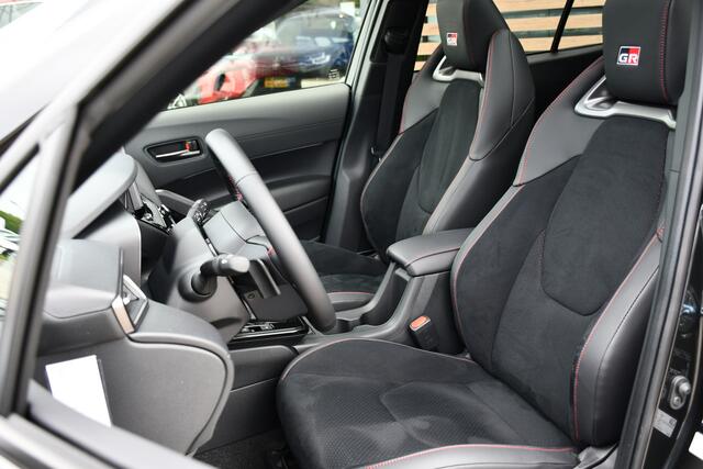 Toyota COROLLA Cross Hybrid 180 GR Sport Automaat 180pk | Panoramadak | BSM | JBL | 19'' Lichtmetalen velgen |