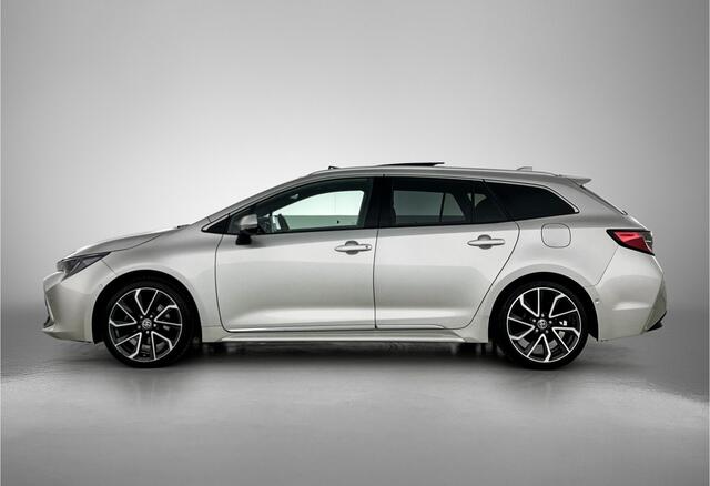 Toyota COROLLA Touring Sports 2.0 Hybrid Executive | Schuif / Open dak | Leder | JBL | Stoel + Stuur verwarming | BLindspot | PDC rondom | Onderweg-naar-dealer