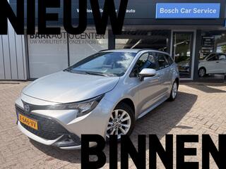 toyota-corolla-touring-sports-hybri
