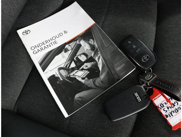 Toyota COROLLA Touring Sports Hybrid 140 Dynamic | Apple Carplay/Android Auto | Stoelverwarming | Parkeersensoren | Elektrische Achterklep |