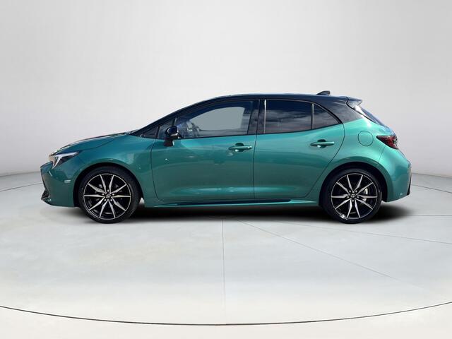Toyota COROLLA Hybrid 140 GR Sport | Navigatie | Parkeersensoren | Stoelverwarming | 18 inch LM-velgen |