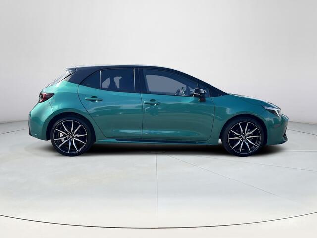 Toyota COROLLA Hybrid 140 GR Sport | Navigatie | Parkeersensoren | Stoelverwarming | 18 inch LM-velgen |