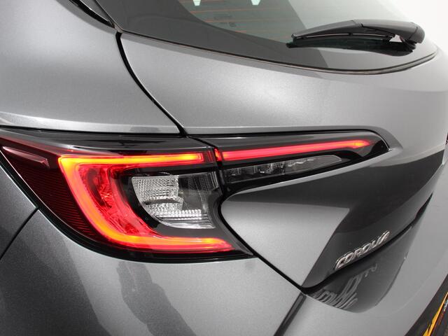 Toyota COROLLA Hybrid 140pk Automaat Active Navigatie Apple Carplay/Android Auto Climate Control Cruise Control 17"Lichtmetalen velgen