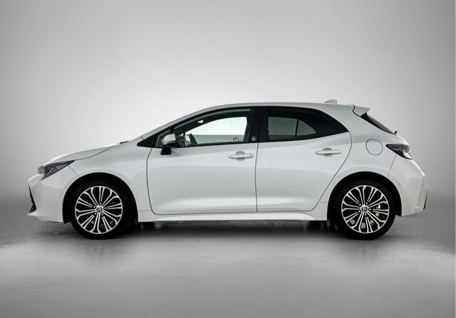 Toyota COROLLA 1.8 Hybrid Dynamic 2e set winterbanden + lichtmetalen velgen op 4e etage