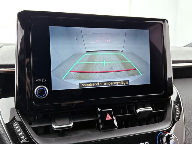 Toyota COROLLA 1.8 Hybrid Dynamic 2e set winterbanden + lichtmetalen velgen op 4e etage