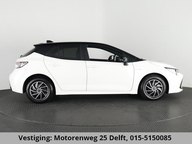 Toyota COROLLA 1.8 Hybrid Comfort Bi-Tone . Adaptieve Cruise control . Apple CarPlay & AndroidAUTO . Camera