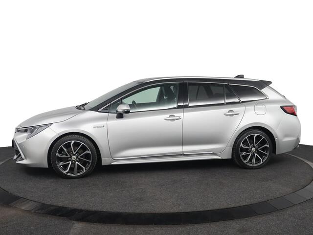 Toyota COROLLA Touring Sports 2.0 Hybrid Premium | Panoramadak | Stoelverwarming | Trekhaak | Parkeersensoren | Leer | Navigatie |