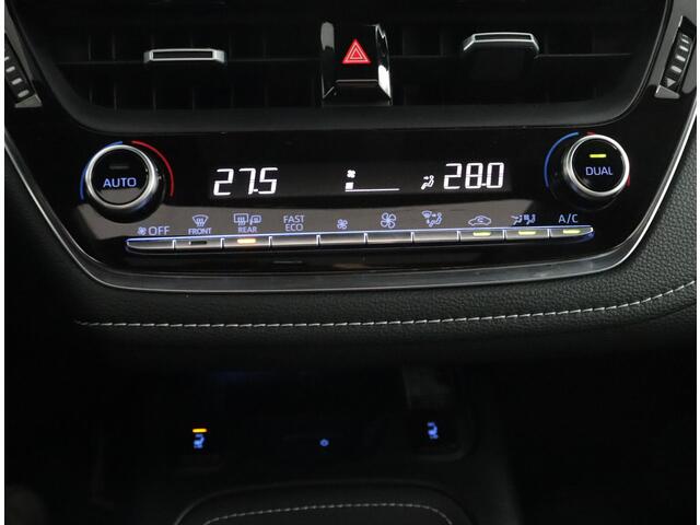 Toyota COROLLA Touring Sports 2.0 Hybrid Premium | Panoramadak | Stoelverwarming | Trekhaak | Parkeersensoren | Leer | Navigatie |