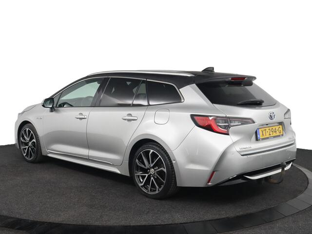 Toyota COROLLA Touring Sports 2.0 Hybrid Premium | Panoramadak | Stoelverwarming | Trekhaak | Parkeersensoren | Leer | Navigatie |