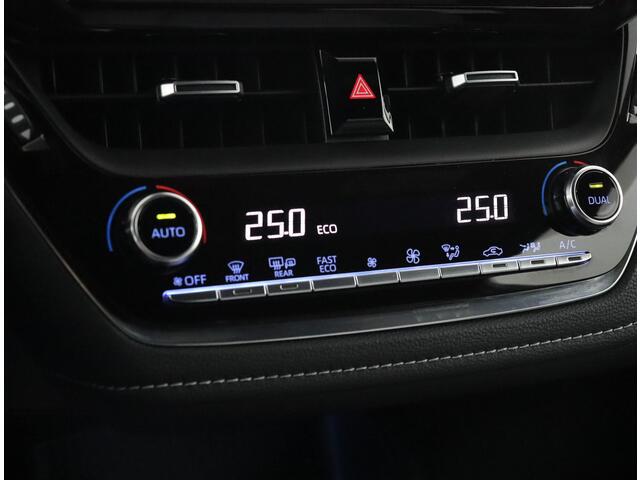 Toyota COROLLA Touring Sports 1.8 Hybrid Trek | Keyless entry | Navigatie | Electrische Achterklep | Lichtmetalen velgen | Apple Carplay & Android Auto |