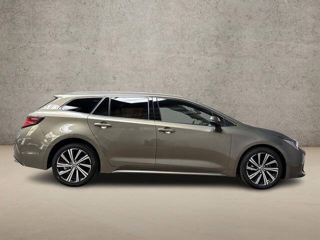 Toyota COROLLA 1.8 Hybrid Dynamic Automaat (APPLE CARPLAY, LEDER, STOELVERWARMING, CAMERA, SPORTSTOELEN, ADAPTIVE CRUISE, GETINT GLAS, ZWART HEMEL, NIEUWSTAAT)