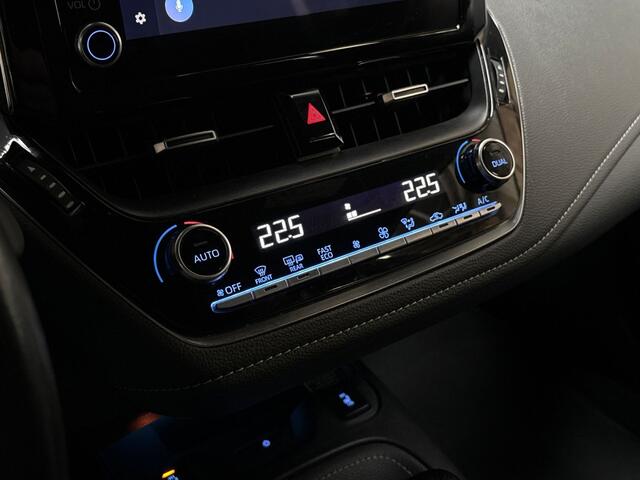 Toyota COROLLA 1.8 Hybrid Dynamic Automaat (APPLE CARPLAY, LEDER, STOELVERWARMING, CAMERA, SPORTSTOELEN, ADAPTIVE CRUISE, GETINT GLAS, ZWART HEMEL, NIEUWSTAAT)