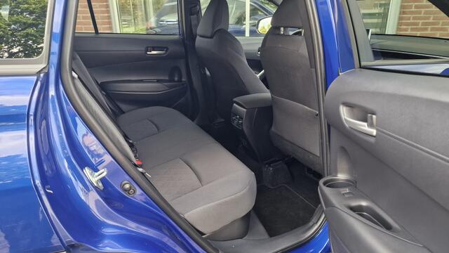 Toyota COROLLA Cross Hybrid 140 Style, PDC, Stoel & Stuur verw, BSM
