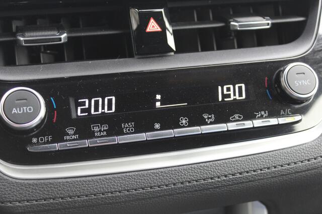 Toyota COROLLA Cross 2.0 Hybrid 200 Dynamic Plus | Rijklaar | Trekhaak | Stoel-/stuurverw. | LED | Keyless | Apple/Android | Camera | Dealer onderhouden