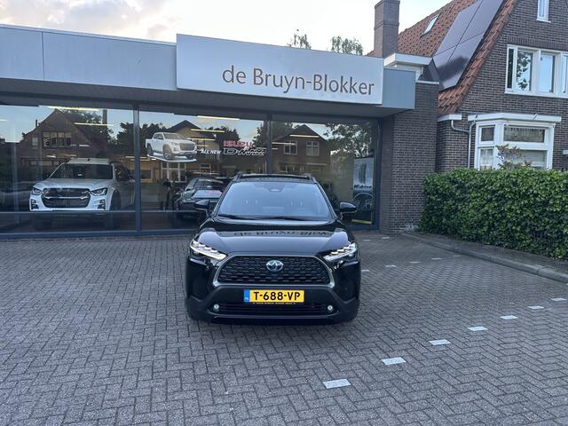 Toyota COROLLA Cross 2.0 High Power Hybrid First Edition, origineel Nederlandse auto, 1e eigenaar, dealeronderhouden, trekhaak, parkeersensoren voor en achter, Apple Carplay, Android Auto, halflederen bekleding, stoelverwarming, Toyota 10 jaar garantie programma, Toyota