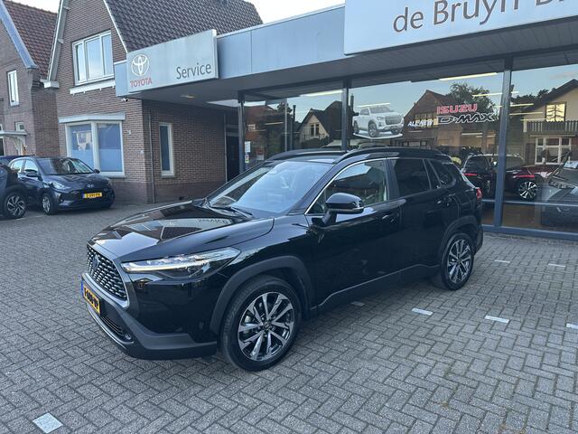 Toyota COROLLA Cross 2.0 High Power Hybrid First Edition, origineel Nederlandse auto, 1e eigenaar, dealeronderhouden, trekhaak, parkeersensoren voor en achter, Apple Carplay, Android Auto, halflederen bekleding, stoelverwarming, Toyota 10 jaar garantie programma, Toyota