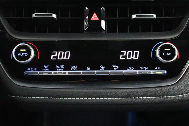 Toyota COROLLA Touring Sports 1.8 Hybrid Dynamic | two-tone | Navigatie | Trekhaak | Apple Carplay/Android Auto |