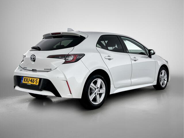 Toyota COROLLA 1.8 Hybrid Dynamic ACC | PDC v+a | Stoel en stuurverwarming | Aut. inparkeren | QI | Camera |