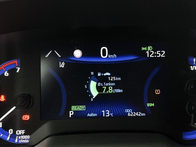 Toyota COROLLA 1.8 Hybrid Dynamic ACC | PDC v+a | Stoel en stuurverwarming | Aut. inparkeren | QI | Camera |