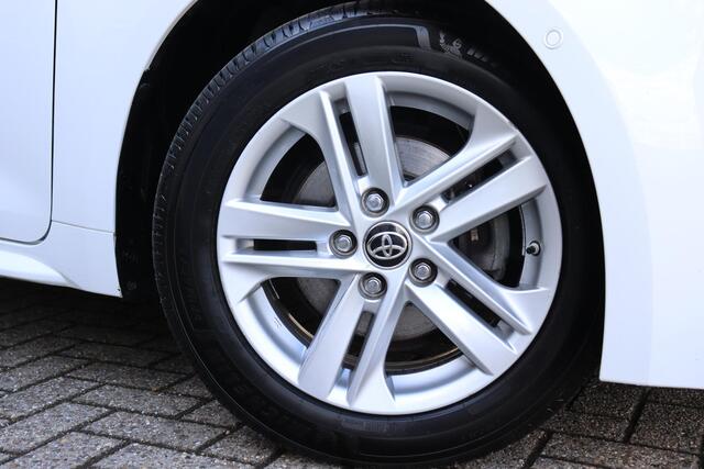 Toyota COROLLA Touring Sports 1.8 Hybrid Dynamic Limited, Parkeersensoren , Stoelverwarming
