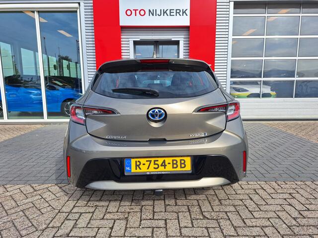 Toyota COROLLA 1.8 Hybrid Active *Met trekhaak!*