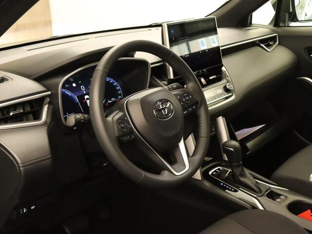 Toyota COROLLA Cross Hybrid 200 Dynamic - ORIGINEEL NEDERLANDSE AUTO - APPLE CARPLAY/ANDROID AUTO - AIRCO (AUTOMATISCH) - CRUISE CONTROL ADAPTIEF - DRAADLOZE TELEFOONLADER - KEYLESS ENTRY/START - NAVIGATIESYSTEEM FULL-MAP - GETINTE RAMEN ACHTER