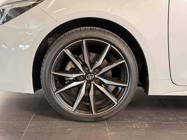 Toyota COROLLA Touring Sports Hybrid 180 GR Sport | Schuif-kantel dak | HUD | JBL |
