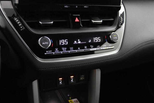 Toyota COROLLA Cross 2.0 High Power Hybrid First Edition | Apple Carplay/Android Auto | Parkeersensoren | Stoelverwarming | Elektrische Achterklep |