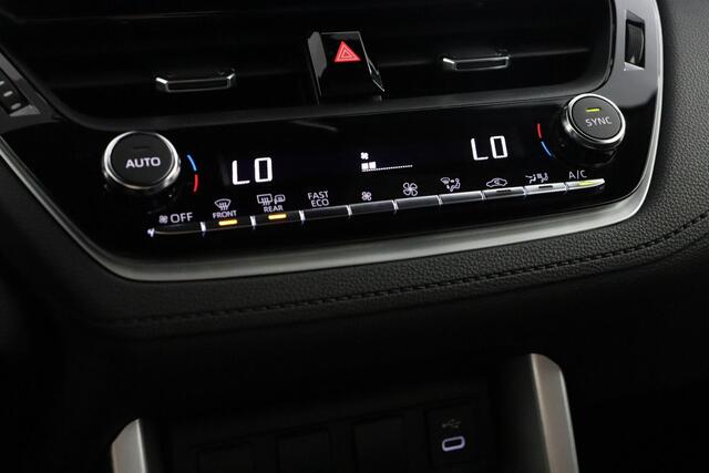 Toyota COROLLA Cross Hybrid 140 Style | Apple Carplay/Android Auto | Parkeersensoren | Elektrische Achterklep |