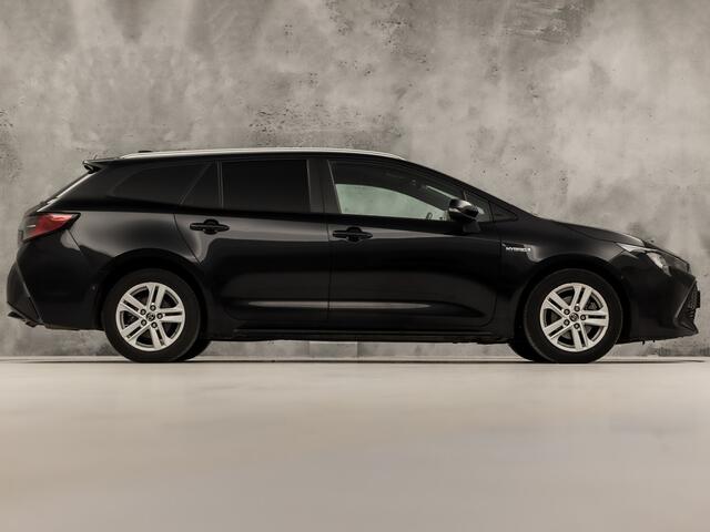 Toyota COROLLA 1.8 Hybrid Sport Automaat (NAVIGATIE, LEDER, VIRTUAL COCKPIT, CAMERA, SPORTSTOELEN, GETINT GLAS, ADAPTIVE CRUISE, NIEUWE APK, NIEUWSTAAT)