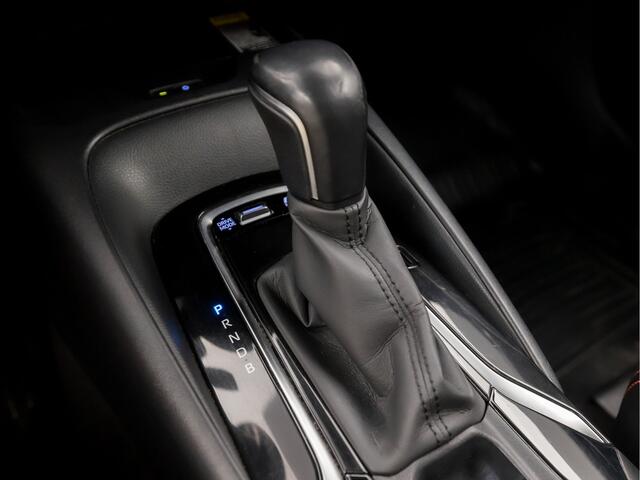 Toyota COROLLA 1.8 Hybrid Sport Automaat (NAVIGATIE, LEDER, VIRTUAL COCKPIT, CAMERA, SPORTSTOELEN, GETINT GLAS, ADAPTIVE CRUISE, NIEUWE APK, NIEUWSTAAT)