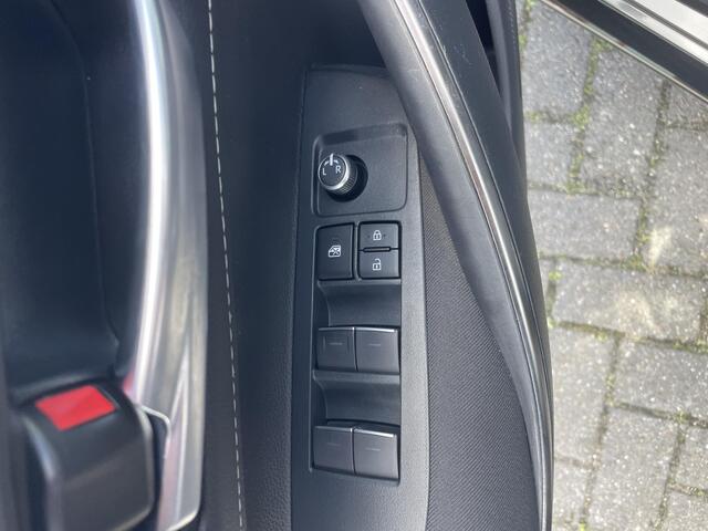 Toyota COROLLA Touring Sports 1.8 Hybrid Active | Navigatie | all Seasson banden | org Nl en 1e eigenaar |