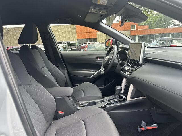 Toyota COROLLA Cross Hybrid 140 Style