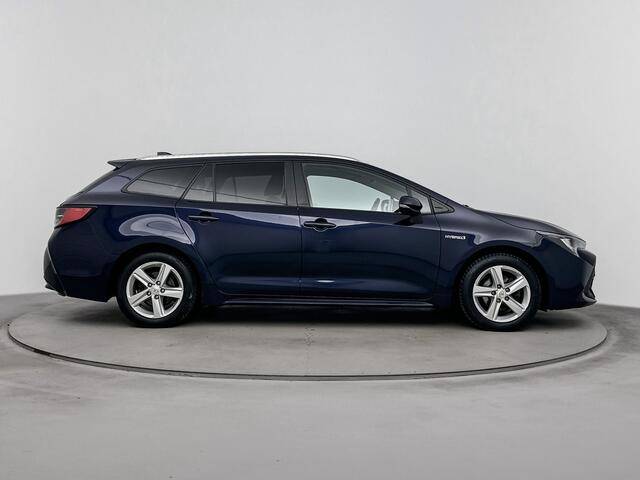 Toyota COROLLA Touring Sports 1.8 Hybrid Active Luxury | Stuur-Stoelverwarming | Trekhaak | Onderweg-naar-dealer