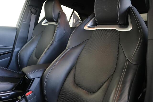 Toyota COROLLA 1.8 Hybrid Executive Bi-Tone Limited, Leder, Parkeersensoren, 18 inch LM velgen