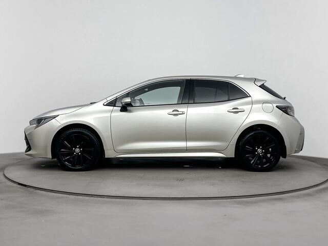Toyota COROLLA 1.8 Hybrid Dynamic | Voorruit-Stuur-Stoelverwarming | Parkeersensoren V+A | Onderweg-naar-dealer
