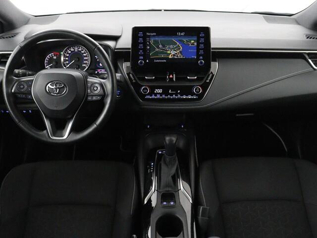 Toyota COROLLA 2.0 Hybrid First Edition | Stoel & stuurverwarming | Navigatie | Carplay | Adaptive cruise | Full LED | Camera | Climate control | Bluetooth