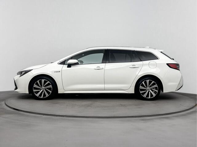 Toyota COROLLA Touring Sports 1.8 Hybrid Business Plus | Parkeersensoren V+A | Stoelverwarming | Onderweg-naar-dealer