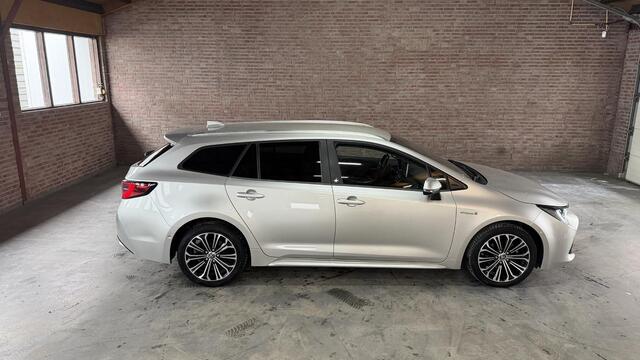 Toyota COROLLA Touring Sports 1.8 Hybrid Dynamic Automaat Camera / Winterpakket / Nieuwe Allseason Banden
