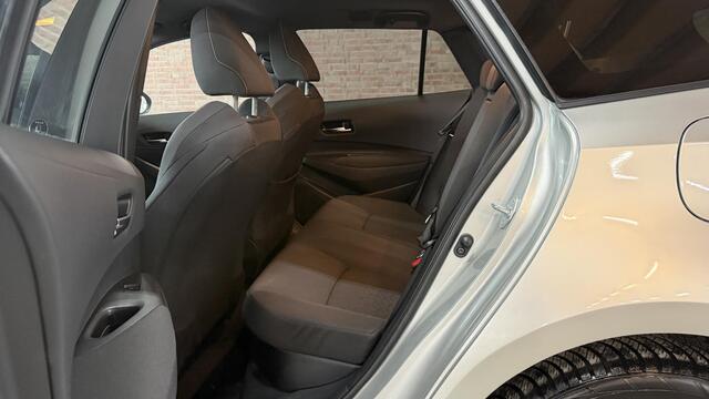 Toyota COROLLA Touring Sports 1.8 Hybrid Dynamic Automaat Camera / Winterpakket / Nieuwe Allseason Banden