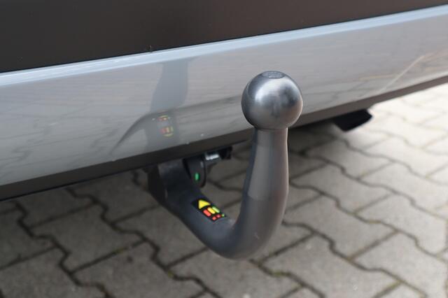 Toyota COROLLA Cross Hybrid 140 Style Trekhaak | All Seasonbanden | Blindspot