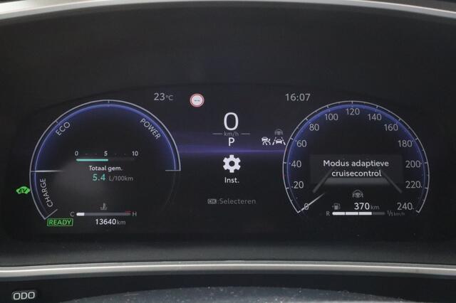 Toyota COROLLA Cross Hybrid 140 Style Trekhaak | All Seasonbanden | Blindspot