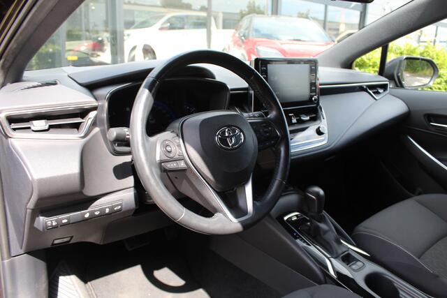 Toyota COROLLA Touring Sports 1.8 Hybrid First Edition Plus | Rijklaar | HUD | Apple/Android | Stoel/Stuur-verw. | Adap. Cruise | DAB+ | Clima